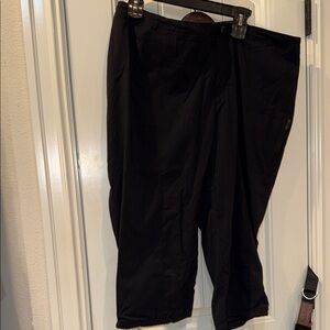 Columbia Women's Black Capris